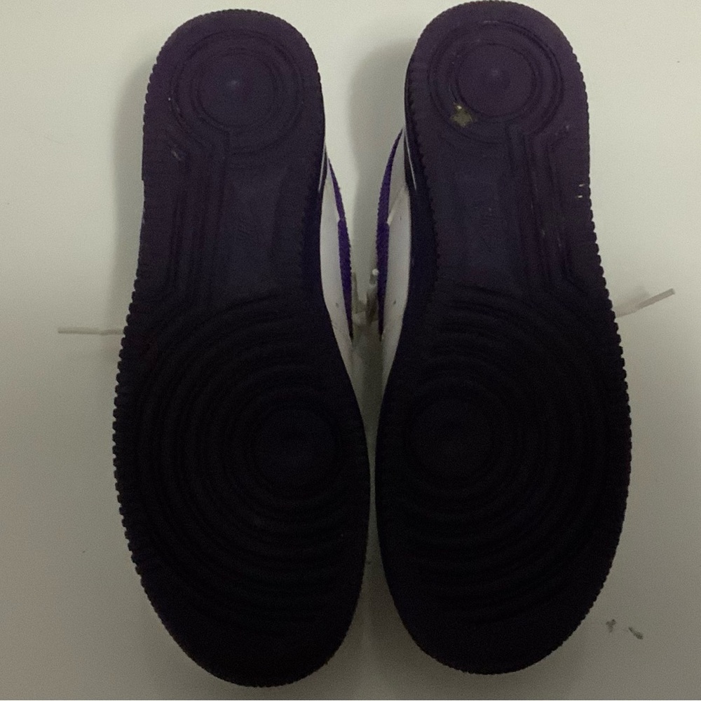 Nike White and Purple Sneakers
Nike Air Force 1 '07 LV8 EMB 'White Court Purple' - Picture 3 of 5